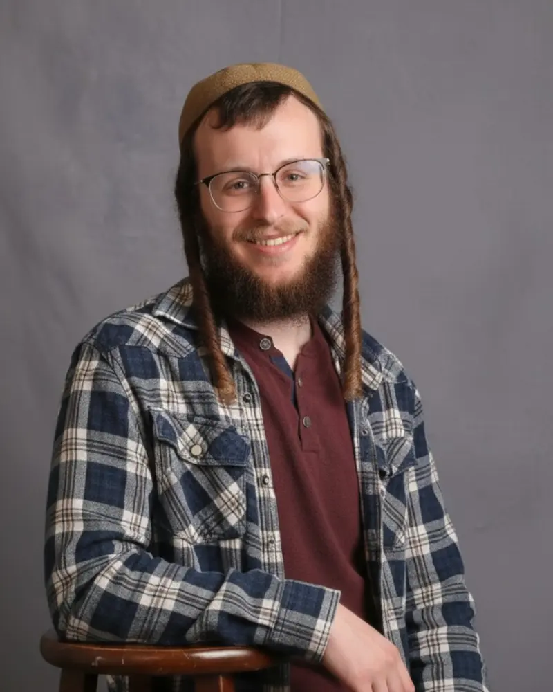 שלום האס, מלווה תהליכי עומק לריפוי הלב ולחיבור פנימי